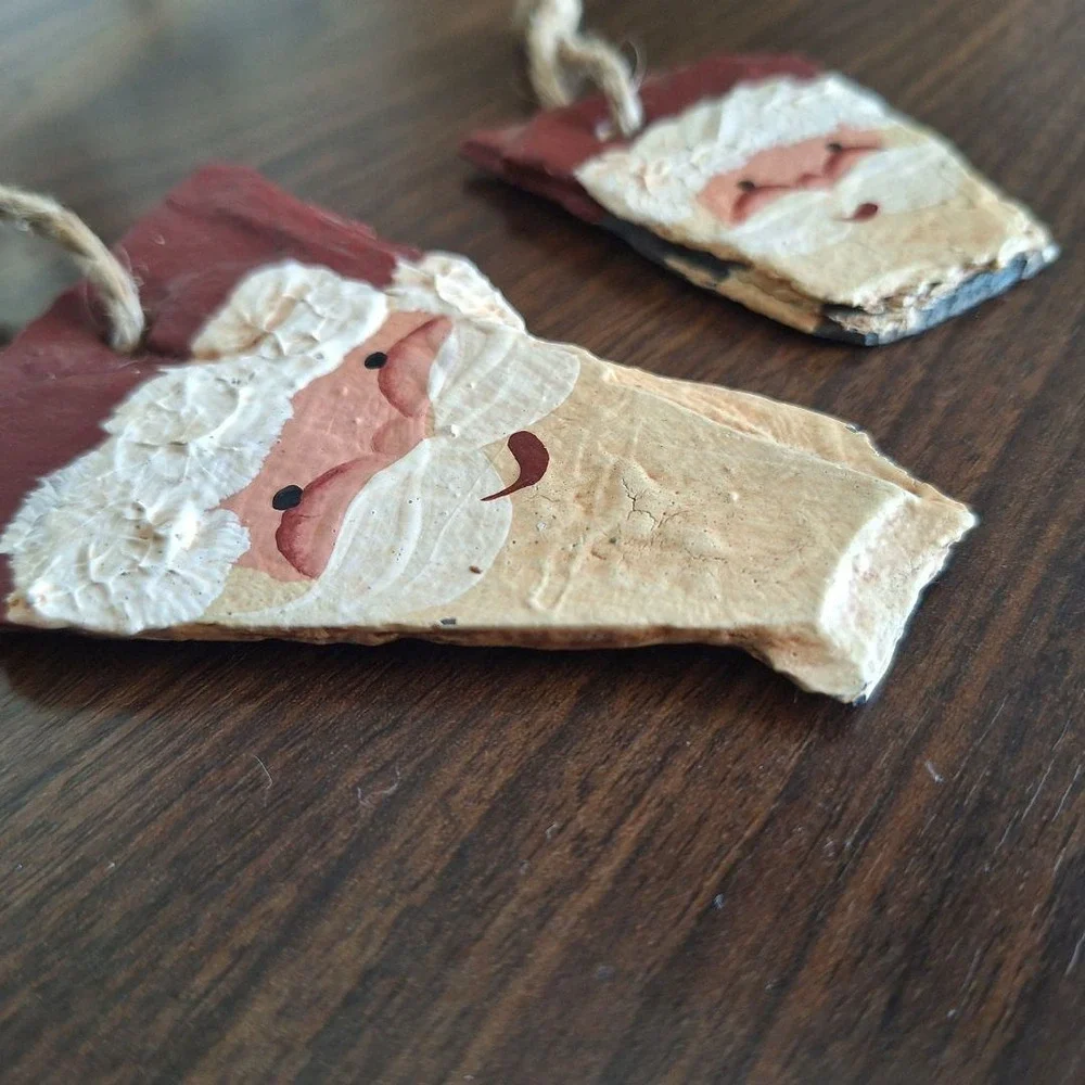Hand Painted Santa Claus Slate Stone Christmas Ornaments Set of 2‎ Red White